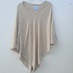 SOFI BY GRACEWEAR COLLECTION BEIGE  PONCHO WOMENS SIZE MEDIUM